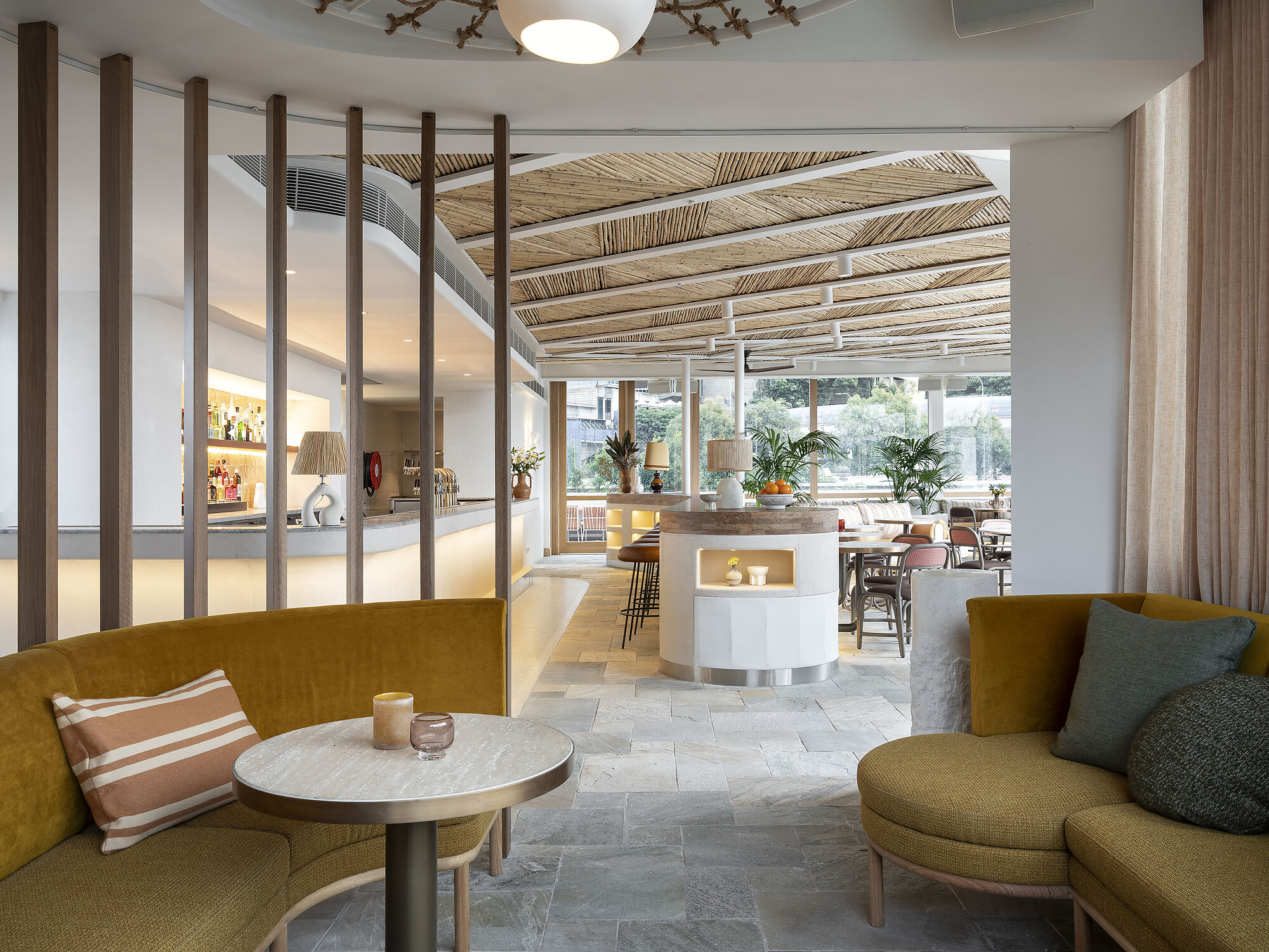 Interior photograph of Arturo's by Tom Ferguson